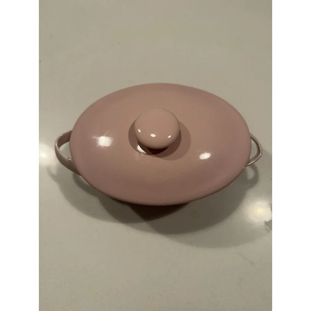 Karen Neuburger KN Small Covered Casserole‎ Soft Pink Glossy